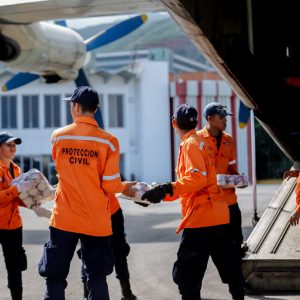 Enviadas 10 toneladas de insumos a familias afectadas por lluvias en Falcón (8) – copia