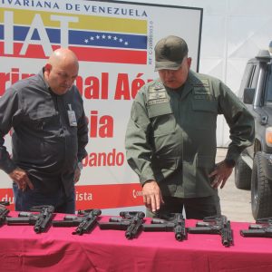 Incautado armamento bélico procedente de EEUU en aeropuerto internacional de Valencia (2)