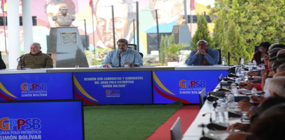 JEFE DE ESTADO RECONOCE LABOR DE LOS ÓRGANOS DE SEGURIDAD Y LA FANB EN OPERACIÓN RELÁMPAGO