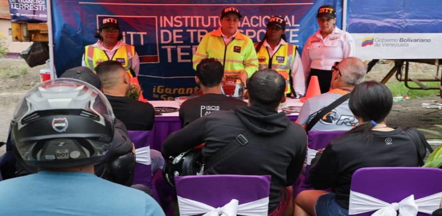 INTT OFRECE TALLERES VIALES EN EL KM 0 DE LA AUTOPISTA CARACAS-LA GUAIRA