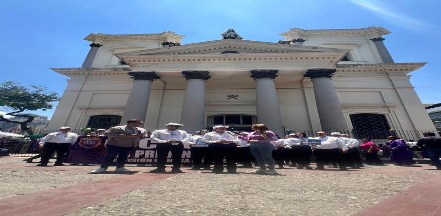 CICPC BRINDA INFORMACIÓN PREVENTIVA DURANTE LAS ACTIVIDADES DEL NAZARENO DE SAN PABLO
