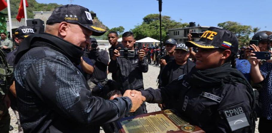 RECONOCIMIENTO A LA FORMACIÓN DE LÍDERES COMPROMETIDOS CON LA PAZ Y EL PROGRESO DEL PAÍS