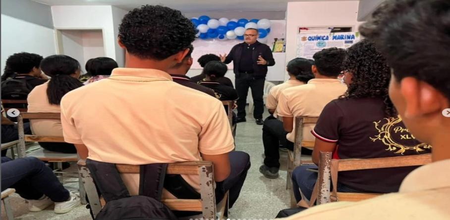 SUNAD DICTA CHARLA SOBRE REDES SOCIALES EN EL LICEO EZEQUIEL ZAMORA DE CÚA
