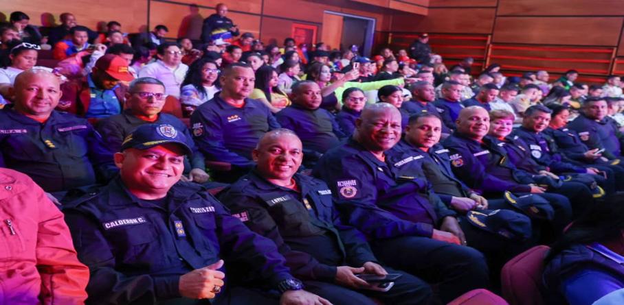 VICEPRESIDENTE SECTORIAL DIOSDADO CABELLO RONDÓN FELICITÓ A LAS Y LOS FUNCIONARIOS POLICIALES EN SU DÍA