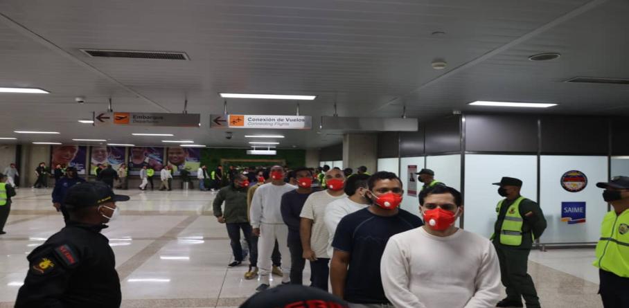 VUELO 49 DE LA GRAN MISIÓN VUELTA A LA PATRIA ARRIBA CON 210 CONNACIONALES