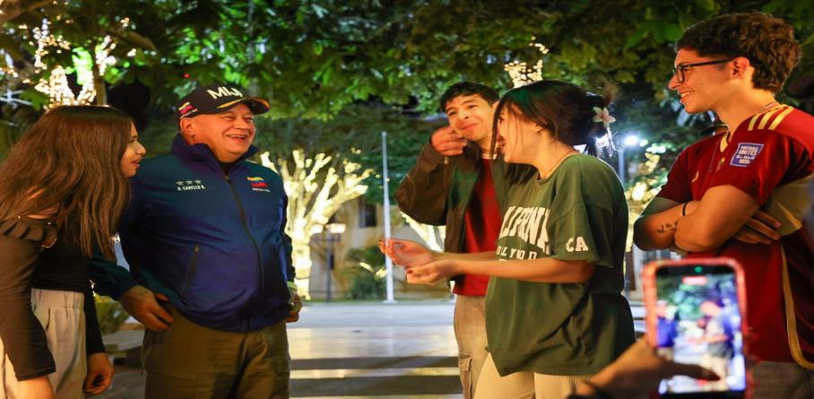 (+FOTOS)  VICEPRESIDENTE SECTORIAL  CABELLO RONDÓN VERIFICA NORMALIDAD Y TRANQUILIDAD DURANTE CELEBRACIONES DECEMBRINAS EN LA CAPITAL