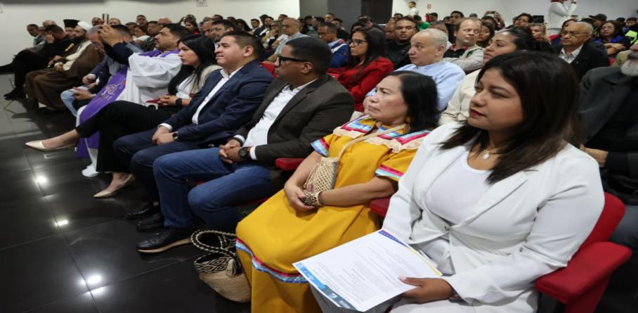 LÍDERES RELIGIOSOS SOSTIENEN ENCUENTRO INTERNACIONAL POR LA PAZ Y LA SOBERANÍA