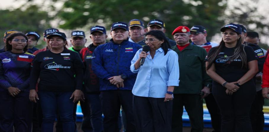 PRESIDENTA (E) DELCY RODRÍGUEZ LIDERA JORNADA POR LA PAZ EN BOLÍVAR: ENTREGA DOTACIÓN POLICIAL Y CELEBRA AVANCES DE LA LEY DE AMNISTÍA