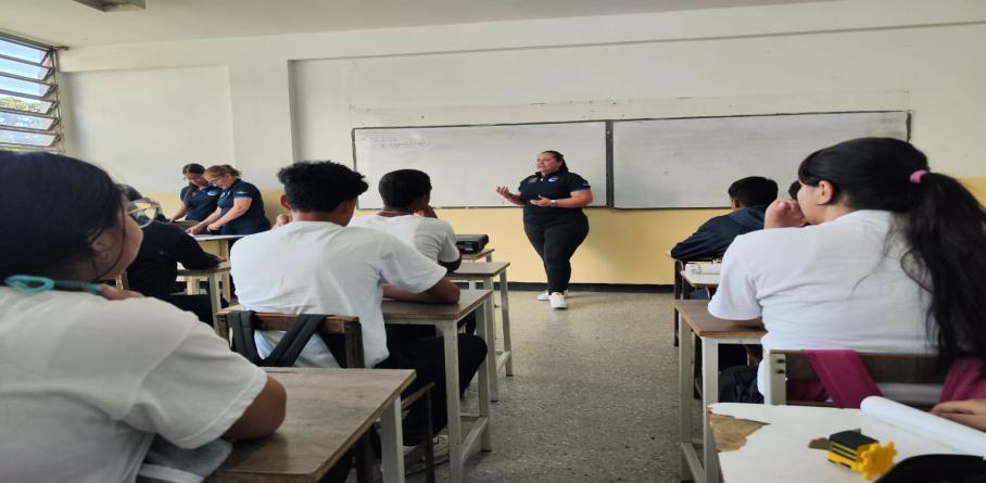 Imagen de FUNDAPRET FORTALECE LAS HABILIDADES PARA LA VIDA Y LA PREVENCIÓN DE ADICCIONES EN EL LICEO LUIS CÁRDENAS SAAVEDRA