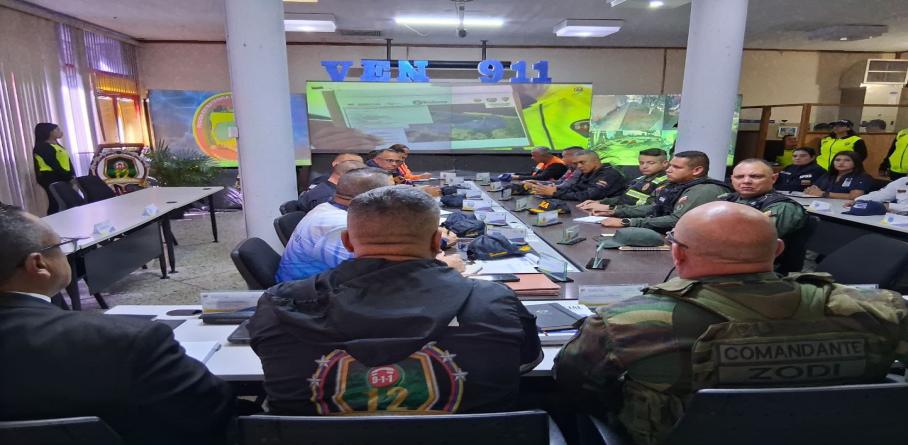 AUTORIDADES POLICIALES Y COMUNIDAD ARTICULAN ESTRATEGIAS DE SEGURIDAD EN CARONÍ