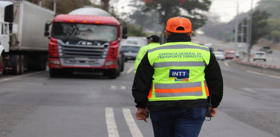 DESPLIEGAN DISPOSITIVO DE SEGURIDAD VIAL EN EL DISTRIBUIDOR METROPOLITANO POR ASUETO DE CARNAVALES SEGUROS 2026