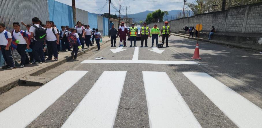 Imagen de AVANZA PLAN NACIONAL “RESPETA EL RAYADO, NO TE RAYES” EN CENTROS EDUCATIVOS DEL PAÍS