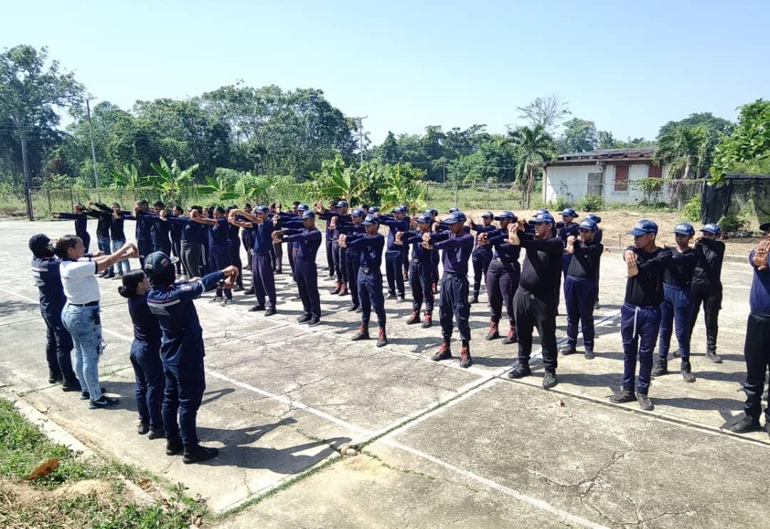 Imagen de UNES CAPACITA A FUTUROS PROFESIONALES EN MATERIA DE SEGURIDAD CIUDADANA EN EL ESTADO MIRANDA