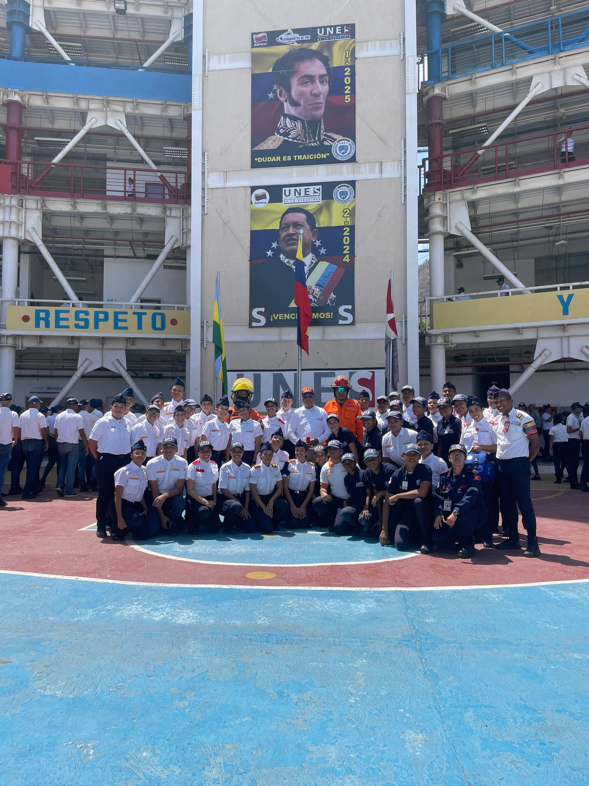 Imagen de UNESISTAS REALIZAN ACTIVIDADES DEPORTIVAS Y SIMULACRO DE DESALOJO ANTE UN SISMO EN ANZOÁTEGUI