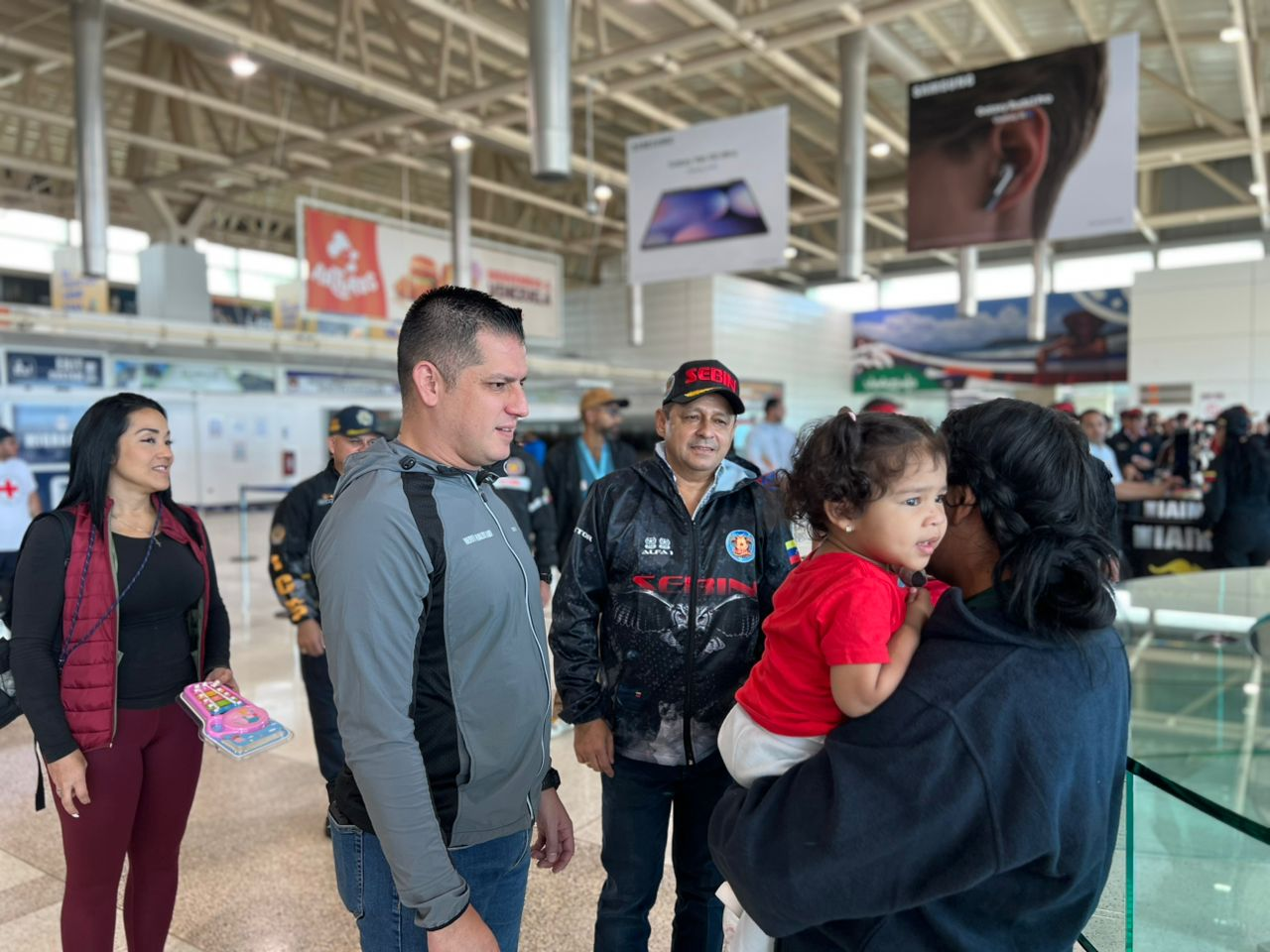 Imagen de GRAN MISIÓN VUELTA A LA PATRIA: 141 VENEZOLANOS REGRESAN DESDE OPA-LOCKA PARA EL REENCUENTRO FAMILIAR