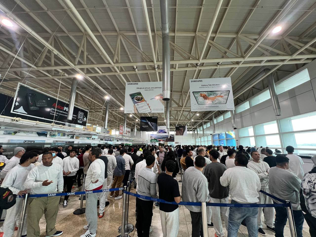 LLEGA A MAIQUETÍA EL VUELO N.º 130 DE LA GRAN MISIÓN VUELTA A LA PATRIA CON VENEZOLANOS PROVENIENTES DE ARIZONA