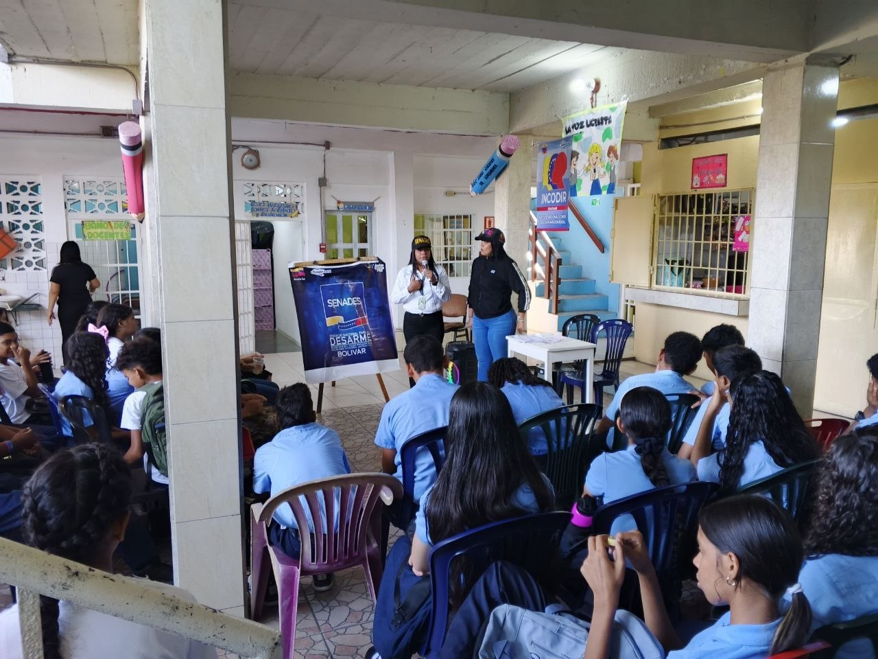 Imagen de SENADES FORTALECE LA CONVIVENCIA ESTUDIANTIL CON JORNADAS DE PREVENCIÓN DEL ACOSO ESCOLAR EN BOLÍVAR Y SUCRE