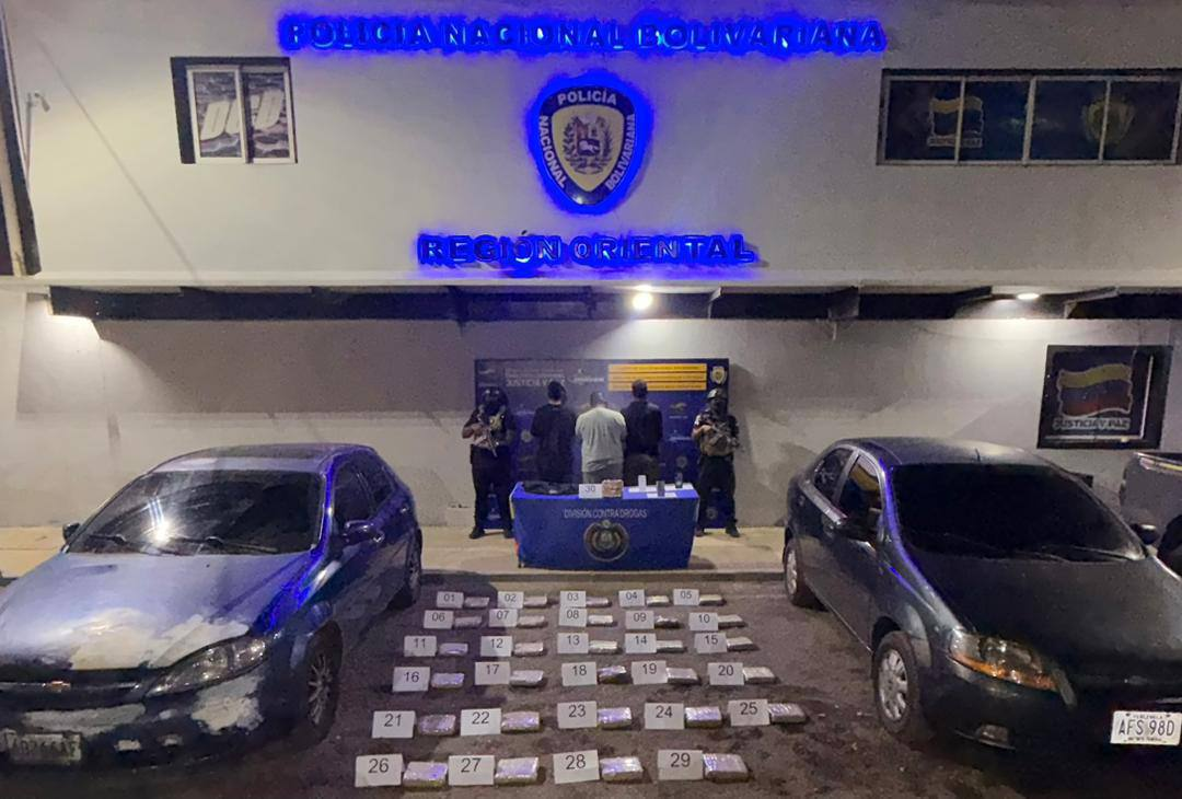 CPNB INCAUTA 32 KILOS DE PRESUNTA MARIHUANA Y DETIENE A TRES SUJETOS EN EL TIGRE