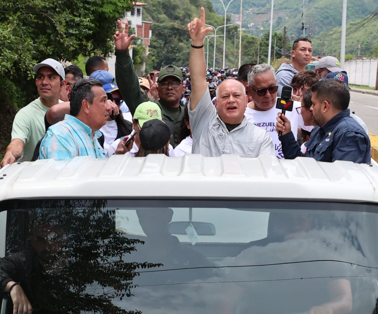 DIOSDADO CABELLO RECHAZA ACTOS DE RACISMO EN ESPAÑA DURANTE LA GRAN PEREGRINACIÓN UNIDOS POR UNA VENEZUELA SIN SANCIONES Y EN PAZ