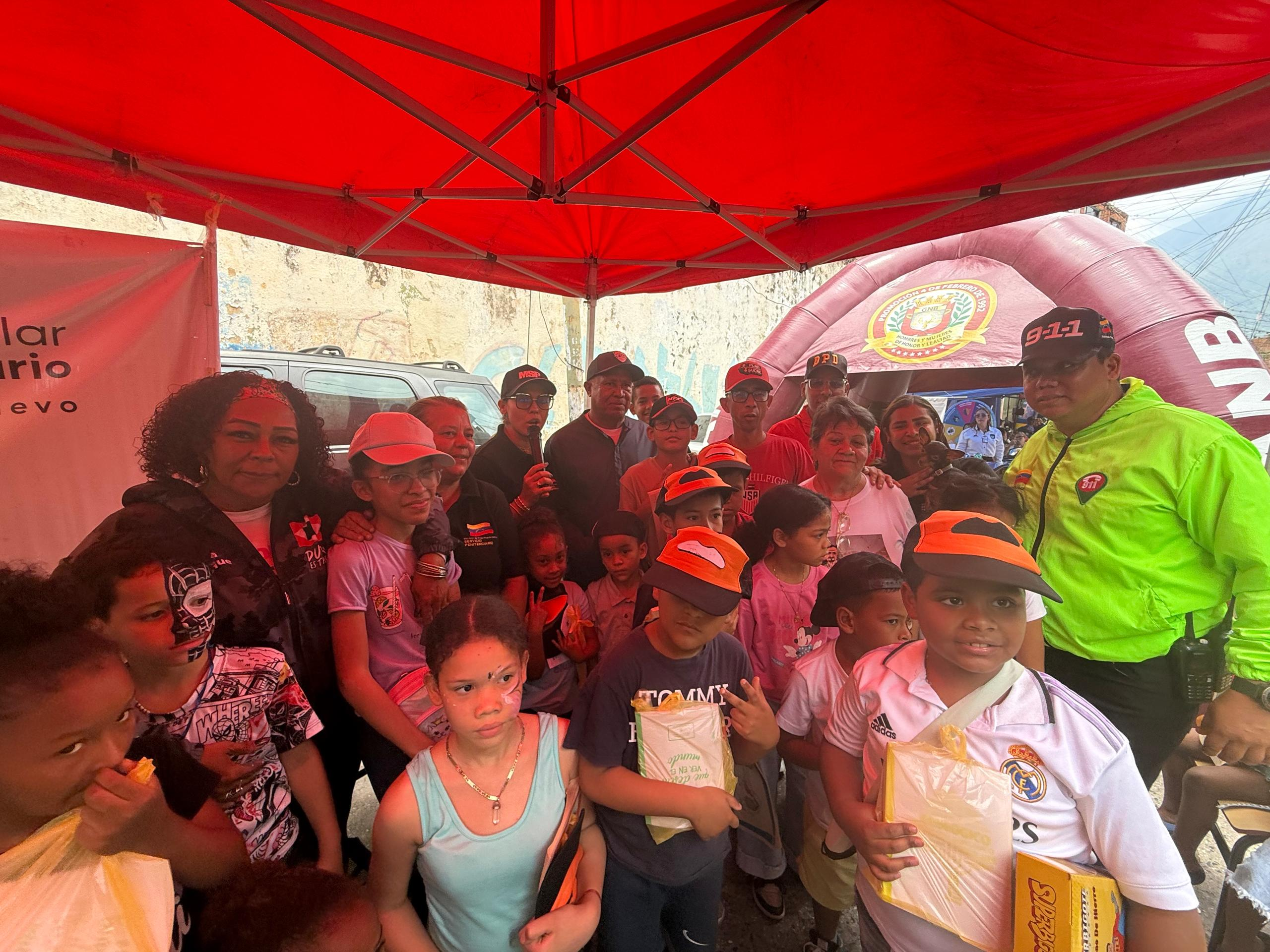 Imagen de HABITANTES DE MESUCA AGRADECEN AL GOBIERNO BOLIVARIANO POR MEGAJORNADA DE ATENCIÓN INTEGRAL EN PETARE