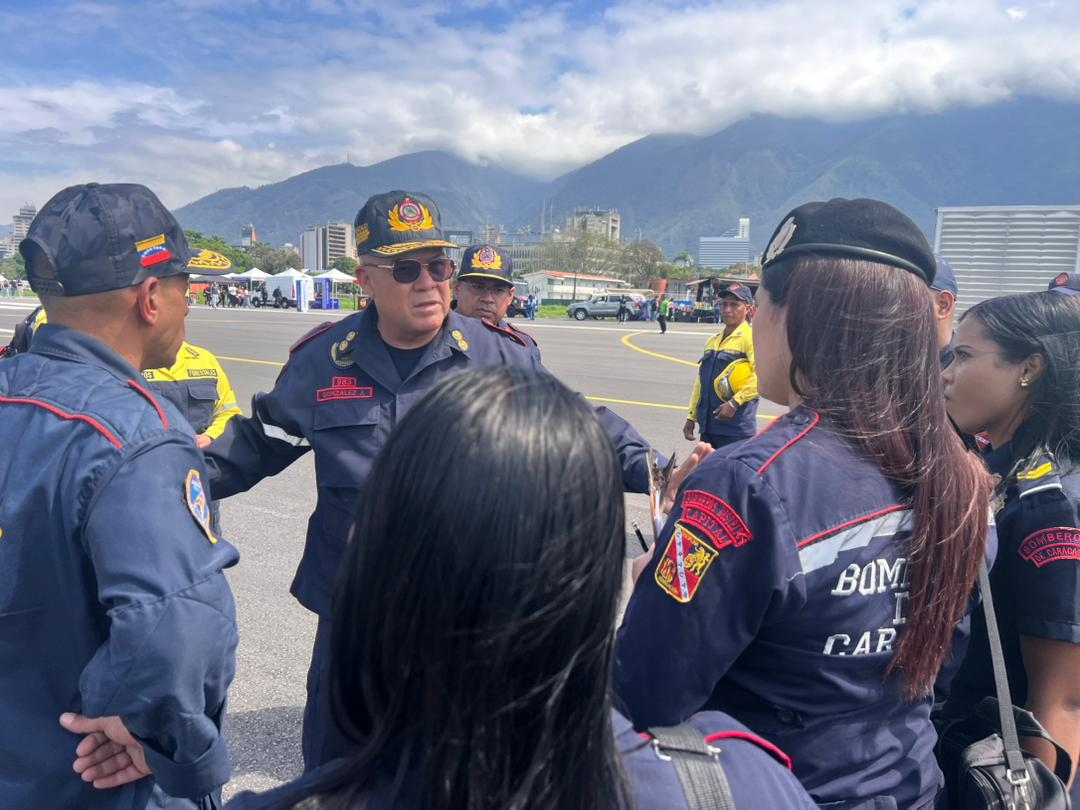 BOMBEROS SUPERVISAN PROTOCOLOS DE SEGURIDAD PARA CONCIERTO EN LA BASE AÉREA LA CARLOTA