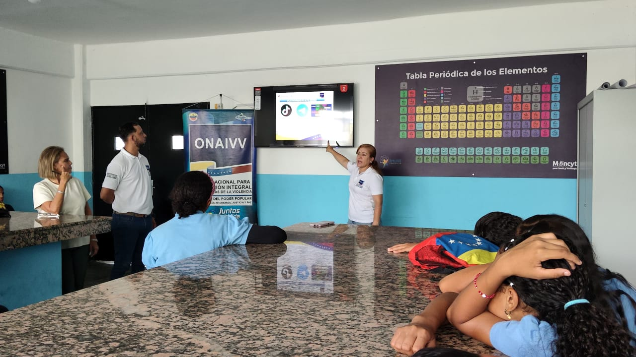 ESTUDIANTES DE LA U.E.N. "CÚA" RECIBEN HERRAMIENTAS JURÍDICAS PARA LA PREVENCIÓN DEL ACOSO ESCOLAR Y LA CONVIVENCIA ARMÓNICA