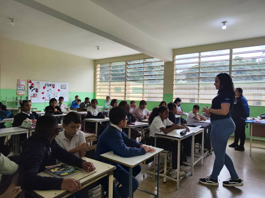 Imagen de FUNDAPRET FORTALECE LA PREVENCIÓN EN LAS AULAS CON CONVERSATORIO SOBRE FACTORES DE RIESGO Y DE PROTECCIÓN