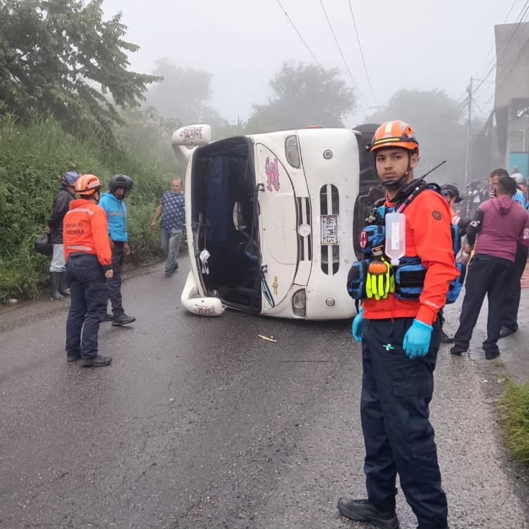 SNGR BRINDÓ ATENCIÓN INMEDIATA TRAS VOLCAMIENTO DE UNIDAD DE TRANSPORTE EN TÁCHIRA