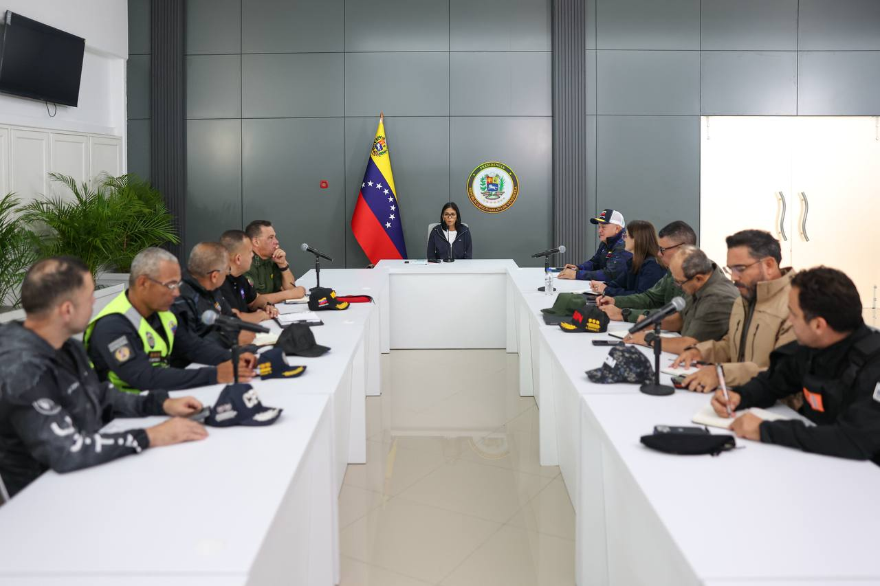 PRESIDENTA (E) DELCY RODRÍGUEZ SOSTUVO REUNIÓN DE COORDINACIÓN CON ÓRGANOS DE SEGURIDAD DEL ESTADO