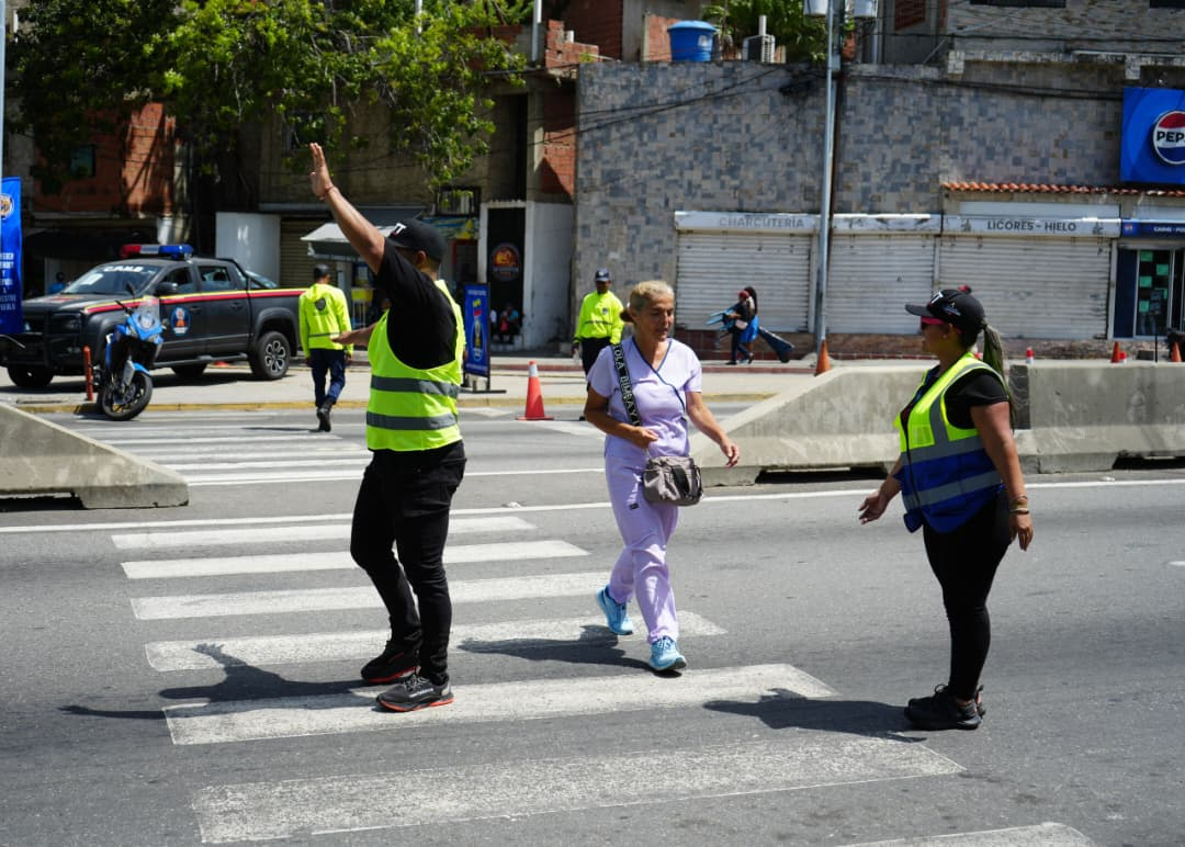 INTT SE DESPLIEGA EN LA GUAIRA PARA ASEGURAR EL RESGUARDO VIAL DE LOS CIUDADANOS