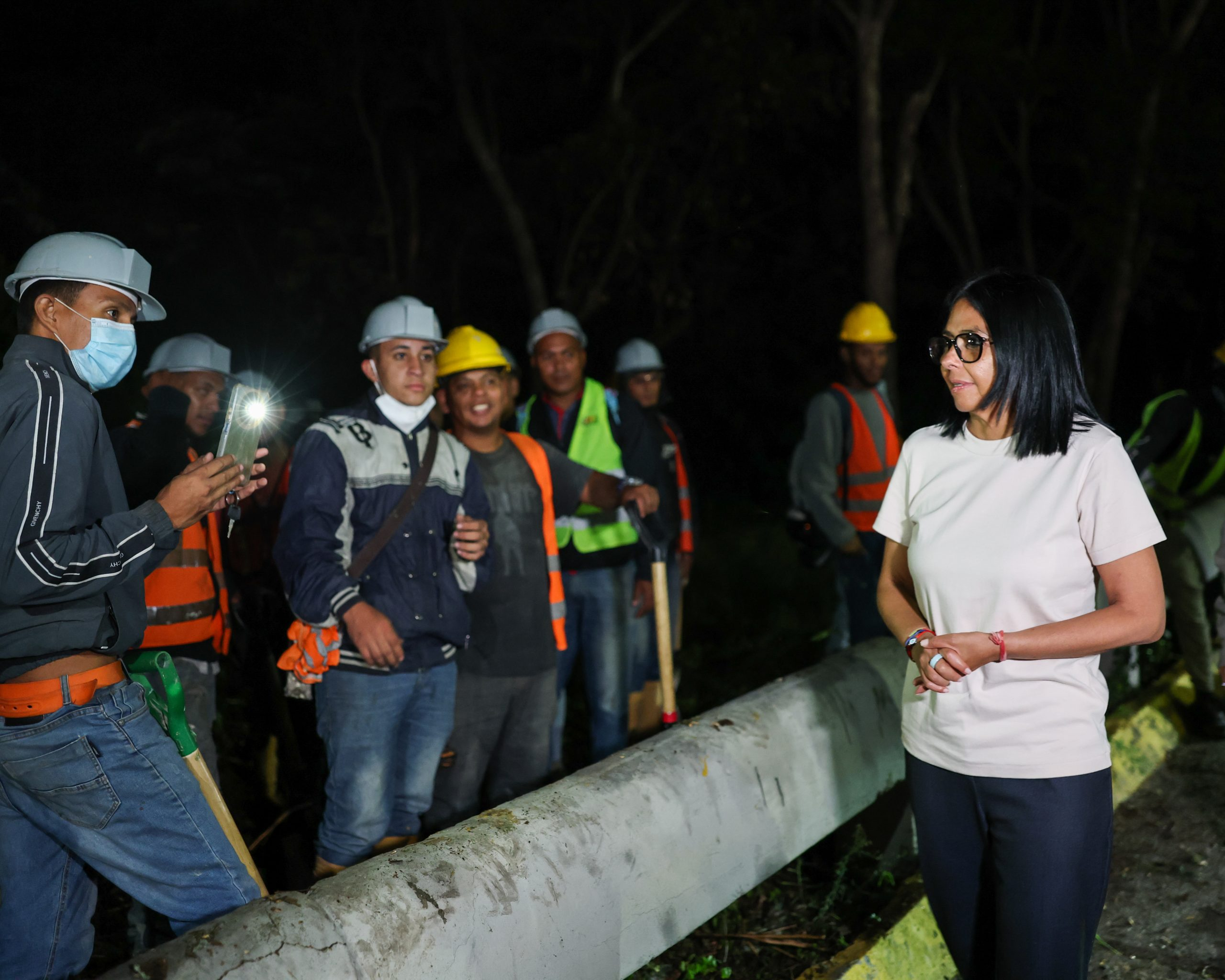 PRESIDENTA (E) RECONOCE LABOR DE LOS EQUIPOS DE PREVENCIÓN ANTE LAS LLUVIAS REGISTRADAS EN EL PAÍS