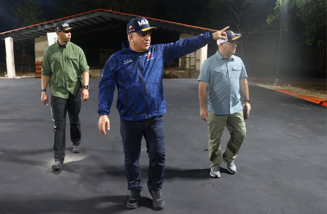 LA GUAIRA|| DIOSDADO CABELLO SUPERVISA CAMPAMENTO TRANSITORIO EN UNIVERSIDAD SIMÓN BOLÍVAR