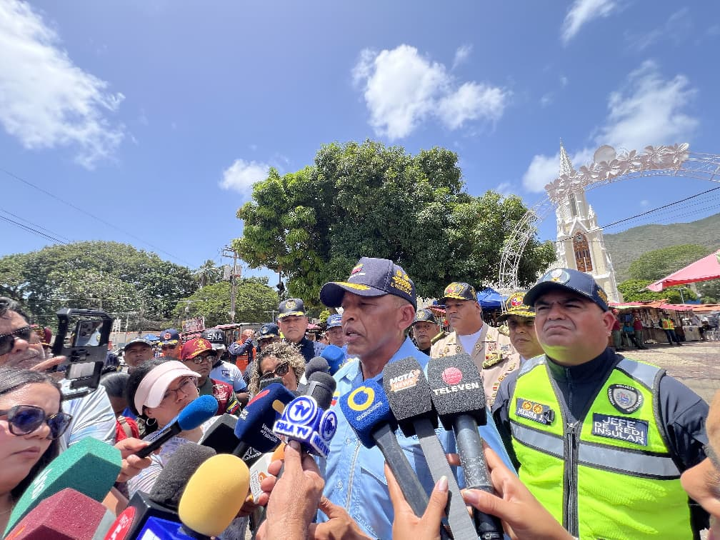 Imagen de MÁS DE 2 MIL 900 FUNCIONARIOS RESGUARDARÁN A LA VIRGEN DEL VALLE