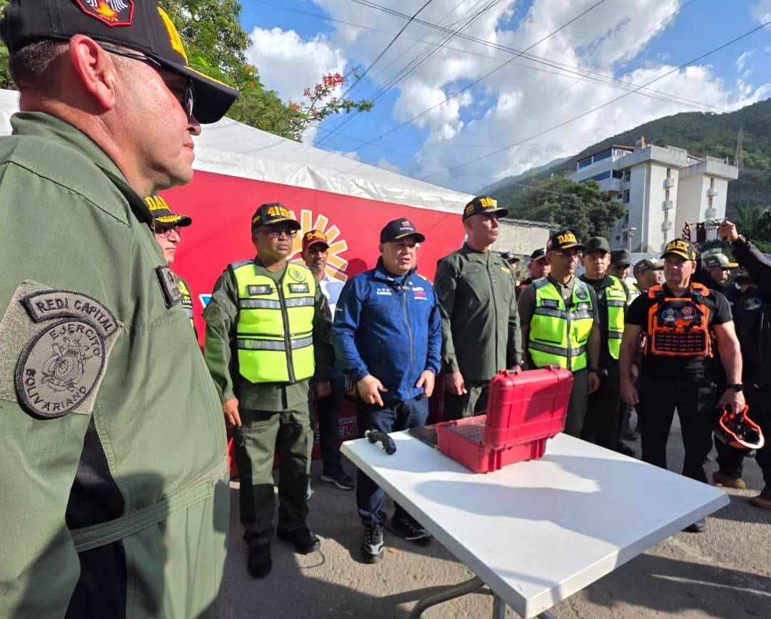 DIOSDADO CABELLO: "LA PRIORIDAD ES REMOVER LA CANTIDAD DE ESCOMBROS EN EL SUELO"
