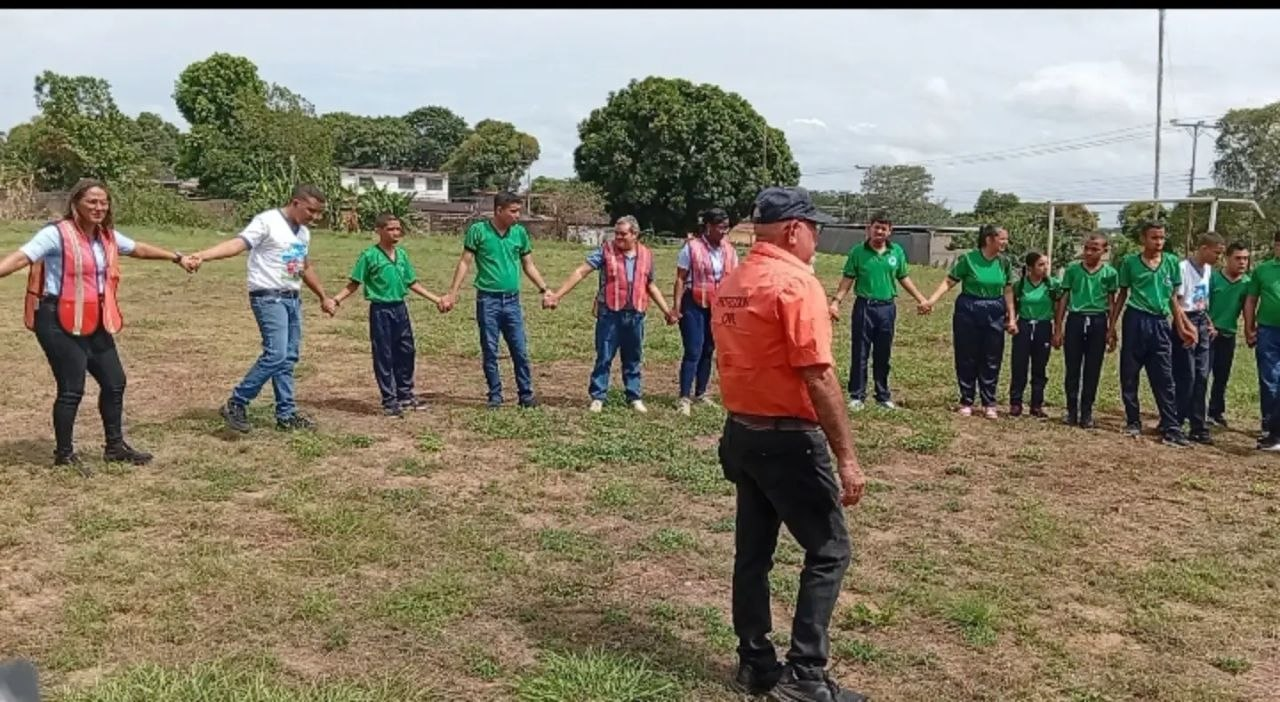 PROTECCIÓN CIVIL REALIZA UN EXITOSO SIMULACRO DE DESALOJO EN EL TALLER EDUCACIONAL LABORAL CARONÍ