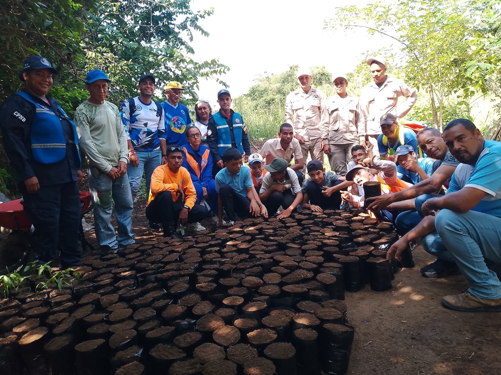 Imagen de PROTECCIÓN CIVIL Y ORGANISMOS AMBIENTALES IMPULSAN LA CONCIENCIA ECOLÓGICA CON JORNADA COMUNITARIA EN GUÁRICO